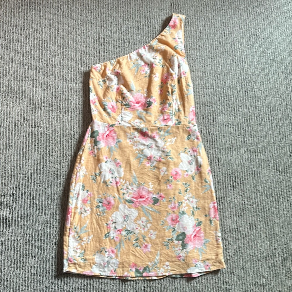 One shoulder dress